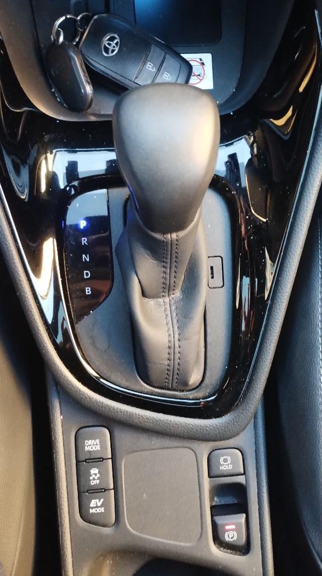 TOYOTA Yaris usata, con Autoradio digitale