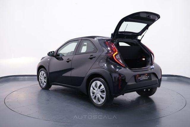 TOYOTA Aygo X usata 28