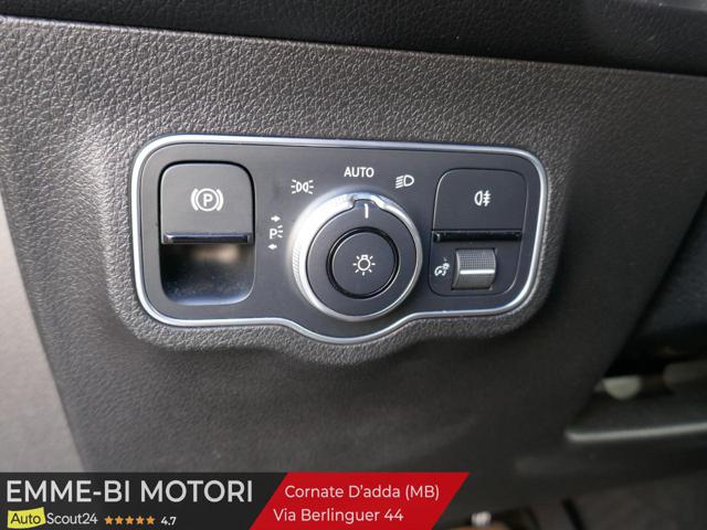 MERCEDES-BENZ GLB 200 usata, con Volante in pelle