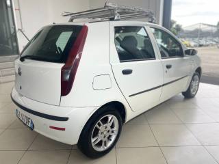 FIAT Punto usata, con Autoradio