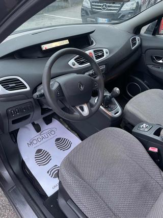 RENAULT Scenic usata, con Controllo automatico clima