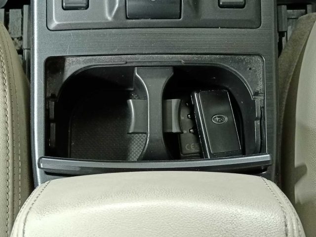 SUBARU OUTBACK usata 28