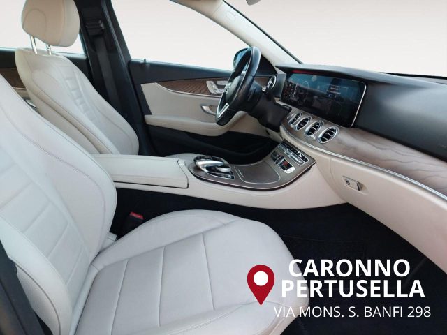 MERCEDES-BENZ E 220 usata, con Specchietti laterali elettrici