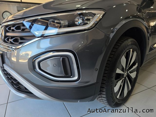 VOLKSWAGEN T-Roc usata, con Leve al volante