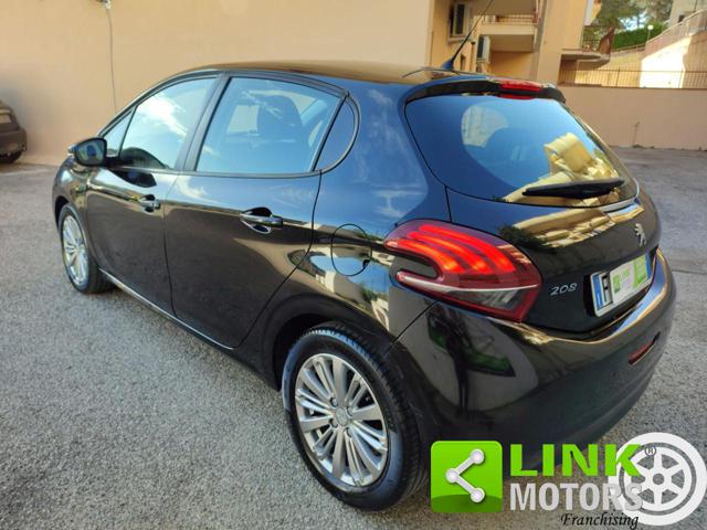 PEUGEOT 208 usata, con Alzacristalli elettrici