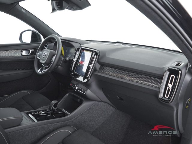 VOLVO XC40 usata 11