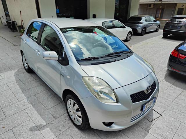 TOYOTA Yaris usata, con Autoradio