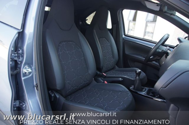 TOYOTA Aygo X usata 11