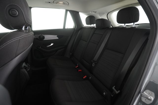 MERCEDES-BENZ GLC 220 usata 9