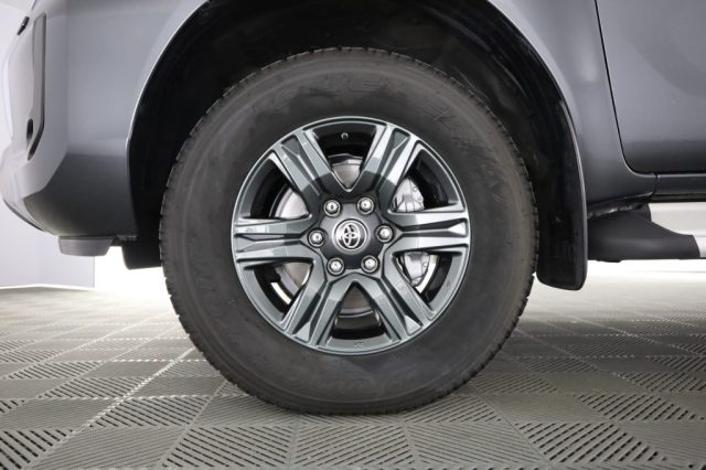 TOYOTA Hilux usata 8