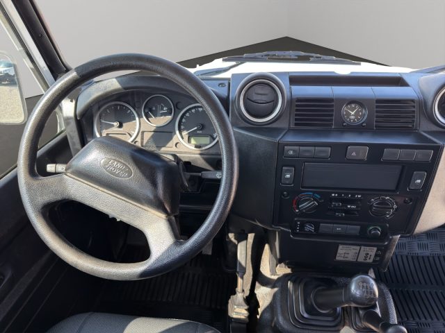 LAND ROVER Defender usata 8