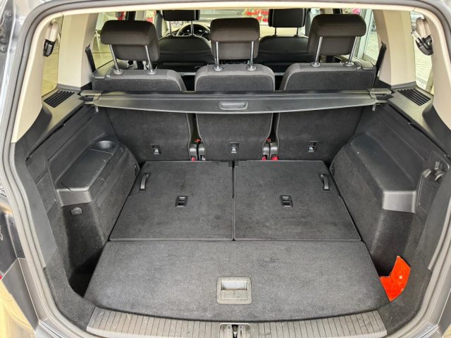 VOLKSWAGEN Touran usata, con Boardcomputer