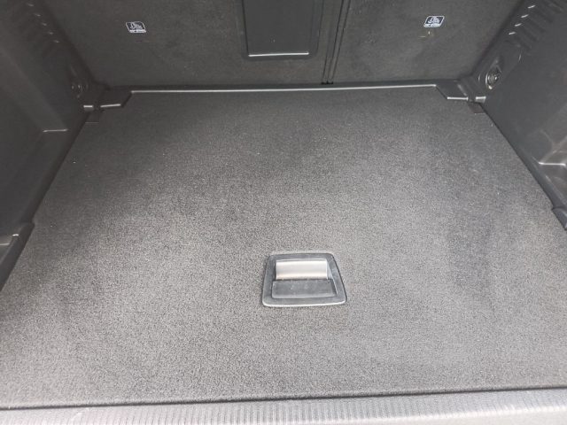 PEUGEOT 3008 usata, con Sistema di navigazione