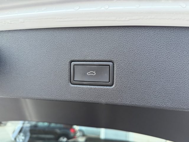 VOLKSWAGEN T-Roc usata 27