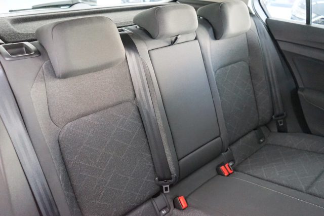 VOLKSWAGEN Golf usata, con Freno di stazionamento elettrico