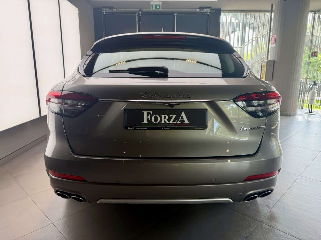 MASERATI Levante usata, con Sedile posteriore sdoppiato