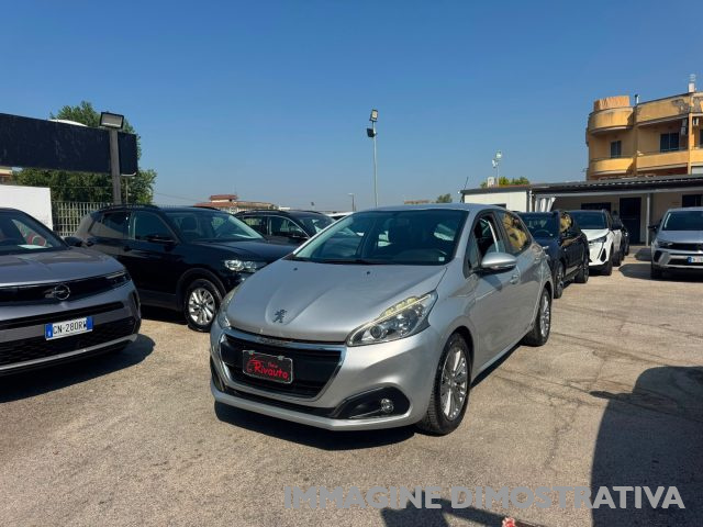 PEUGEOT 208 usata, con Autoradio