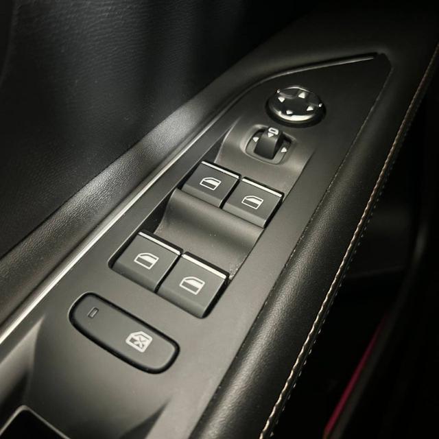 PEUGEOT 3008 usata, con Controllo elettronico della corsia