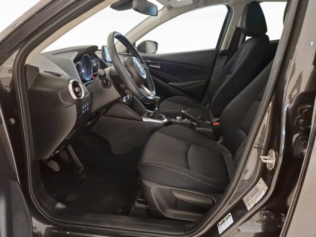 MAZDA 2 usata, con Autoradio digitale