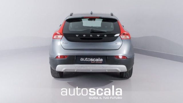 VOLVO V40 Cross Country usata, con Alzacristalli elettrici