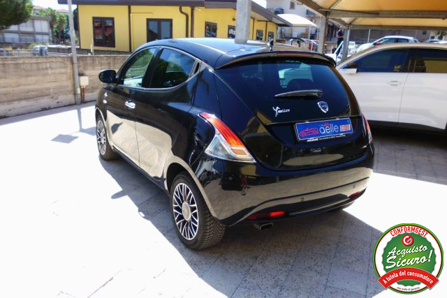 LANCIA Ypsilon usata, con Autoradio