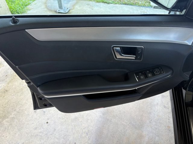 MERCEDES-BENZ E 200 usata, con Sedile posteriore sdoppiato