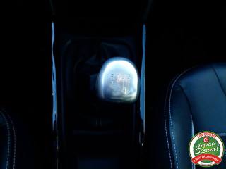 PEUGEOT 2008 usata, con Touch screen
