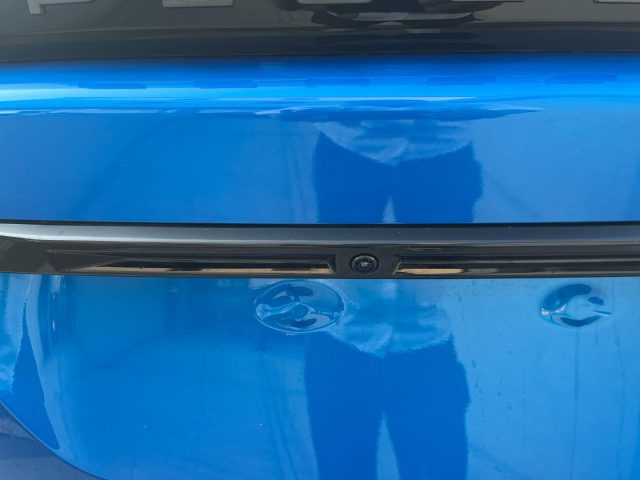 PEUGEOT 2008 usata, con Airbag testa