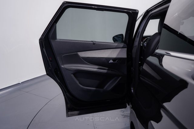 PEUGEOT 5008 usata, con Vivavoce
