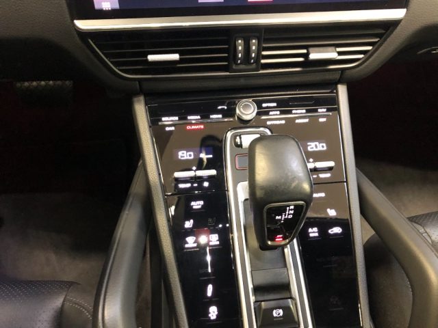 PORSCHE Cayenne usata, con Fari LED