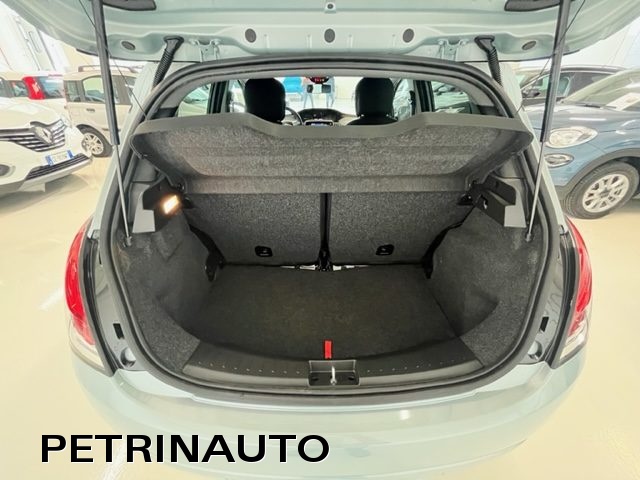 LANCIA Ypsilon usata, con USB