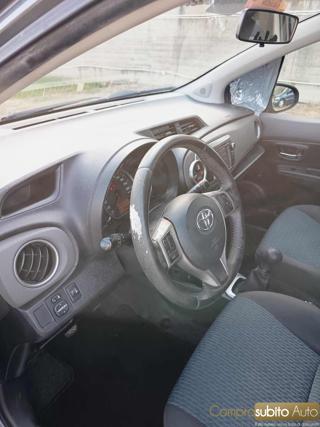 TOYOTA Yaris usata 15