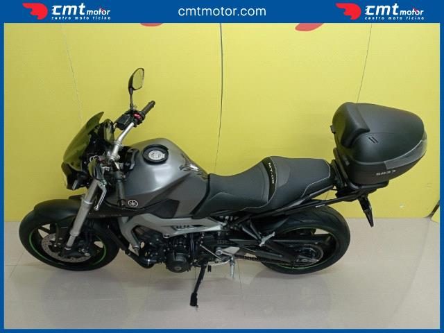 YAMAHA MT-09 usata 9