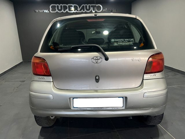 TOYOTA Yaris usata, con Autoradio