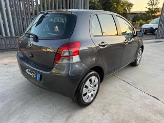 TOYOTA Yaris usata, con Autoradio
