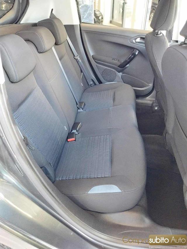 PEUGEOT 208 usata, con Sedile posteriore sdoppiato