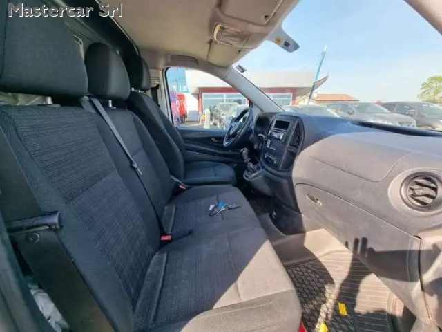 MERCEDES-BENZ Vito usata 8