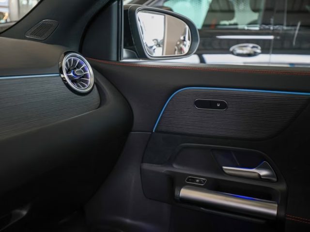 MERCEDES-BENZ GLA 220 usata, con Interni in pelle