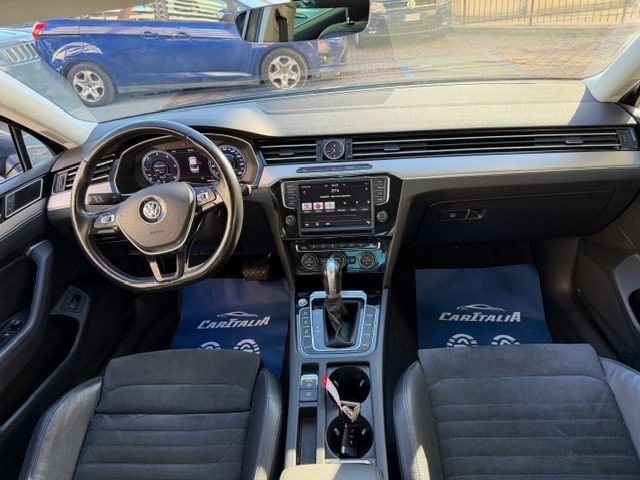 VOLKSWAGEN Passat usata, con Controllo trazione
