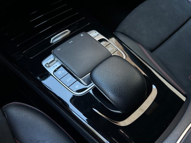 MERCEDES-BENZ CLA 200 usata, con Servosterzo