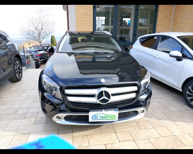 MERCEDES-BENZ GLA 220 usata, con Airbag