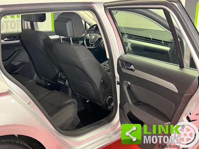 VOLKSWAGEN Passat Variant usata, con Touch screen