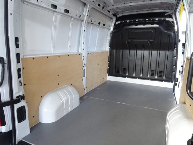 RENAULT Master usata, con Lettore CD