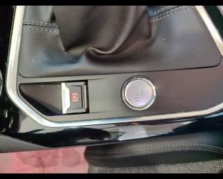 PEUGEOT 5008 usata, con Airbag testa