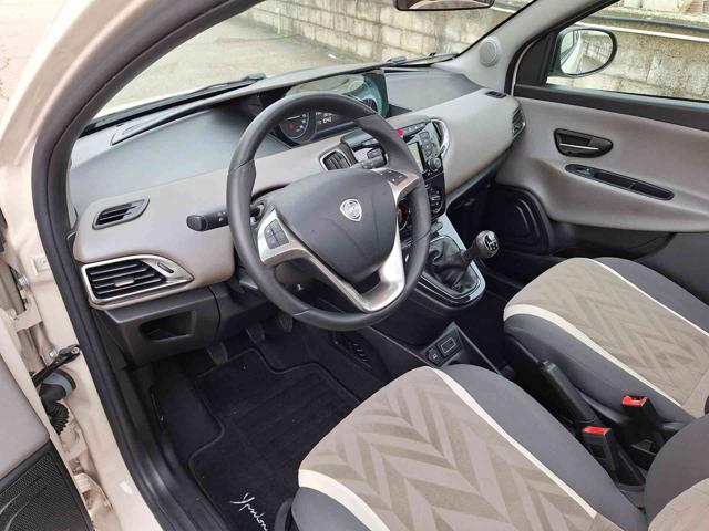 LANCIA Ypsilon usata, con USB