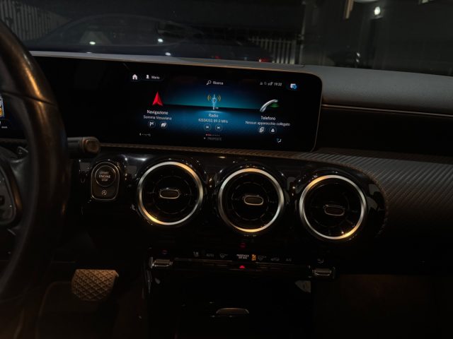 MERCEDES-BENZ A 180 usata, con Touch screen