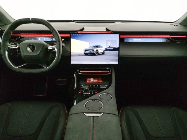 LOTUS Eletre usata, con Cerchi in lega