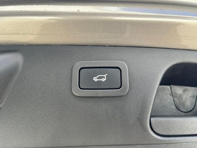 JAGUAR E-Pace usata, con Autoradio