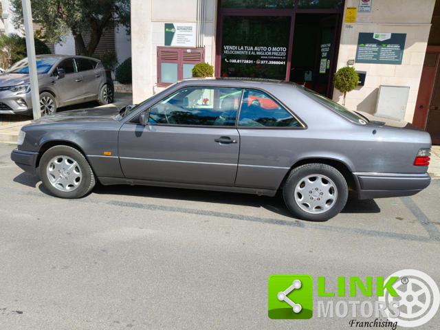 MERCEDES-BENZ E 200 usata 31