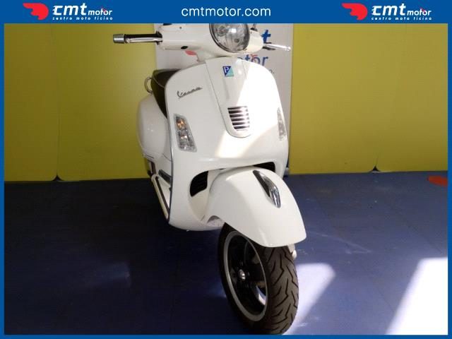 VESPA GTS 300 usata 1